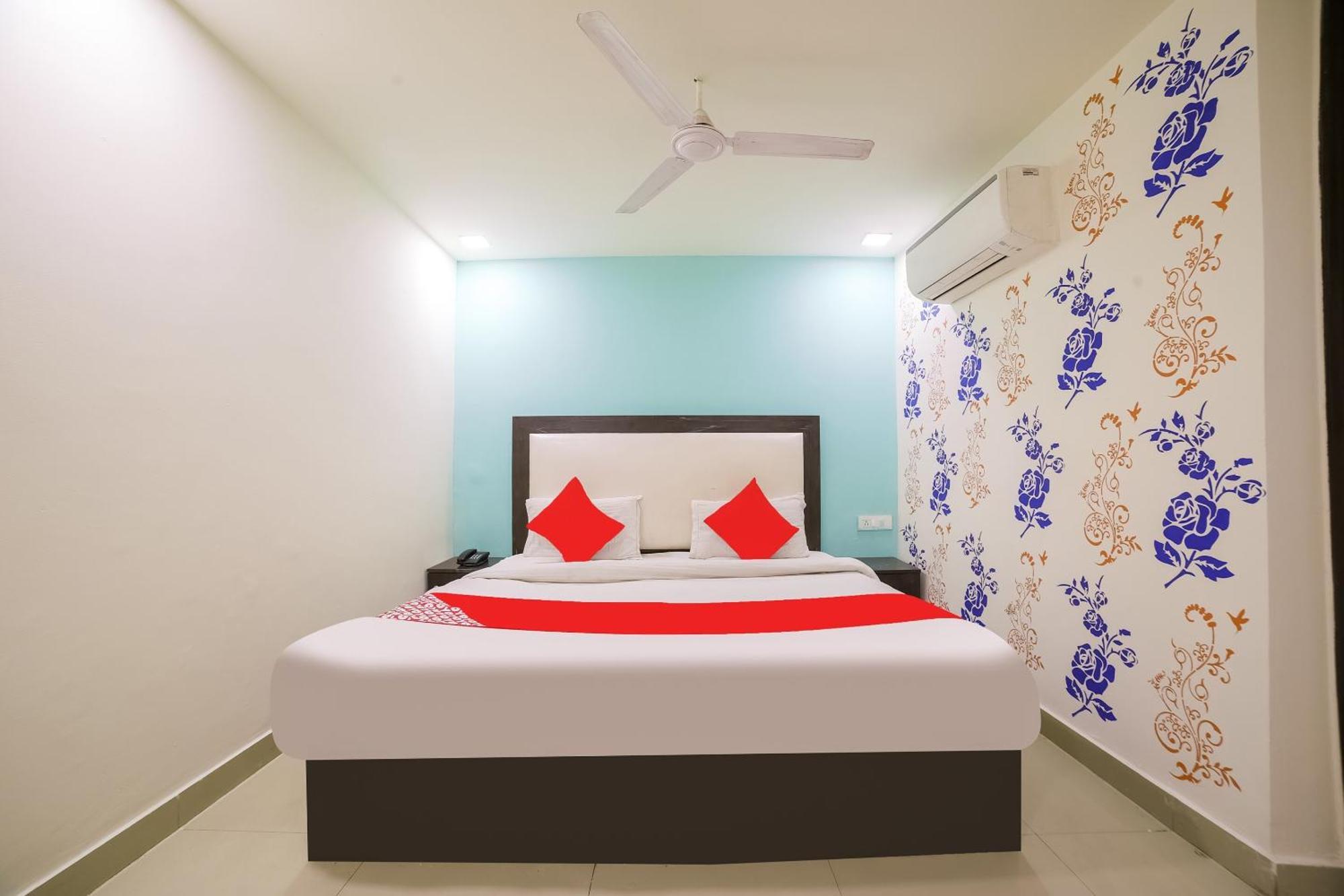 My Comfortable Hotel Nowe Delhi Zewnętrze zdjęcie