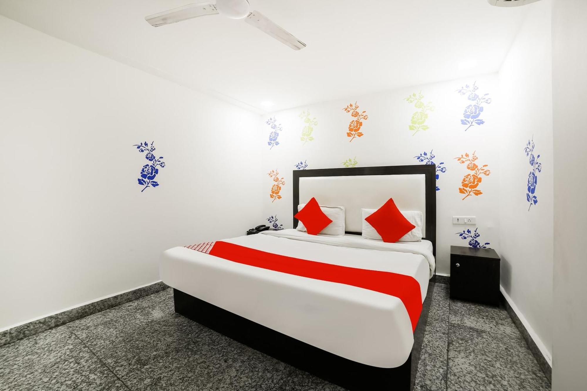 My Comfortable Hotel Nowe Delhi Zewnętrze zdjęcie