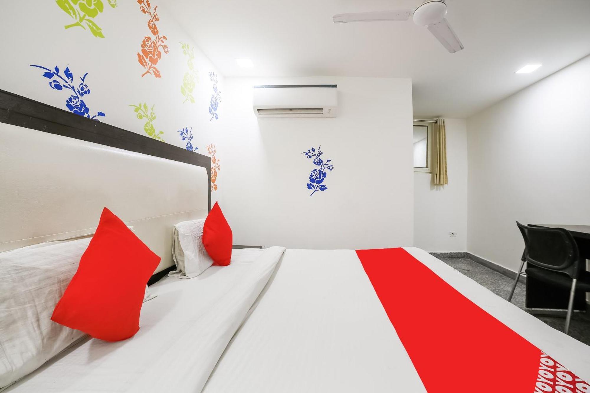 My Comfortable Hotel Nowe Delhi Zewnętrze zdjęcie